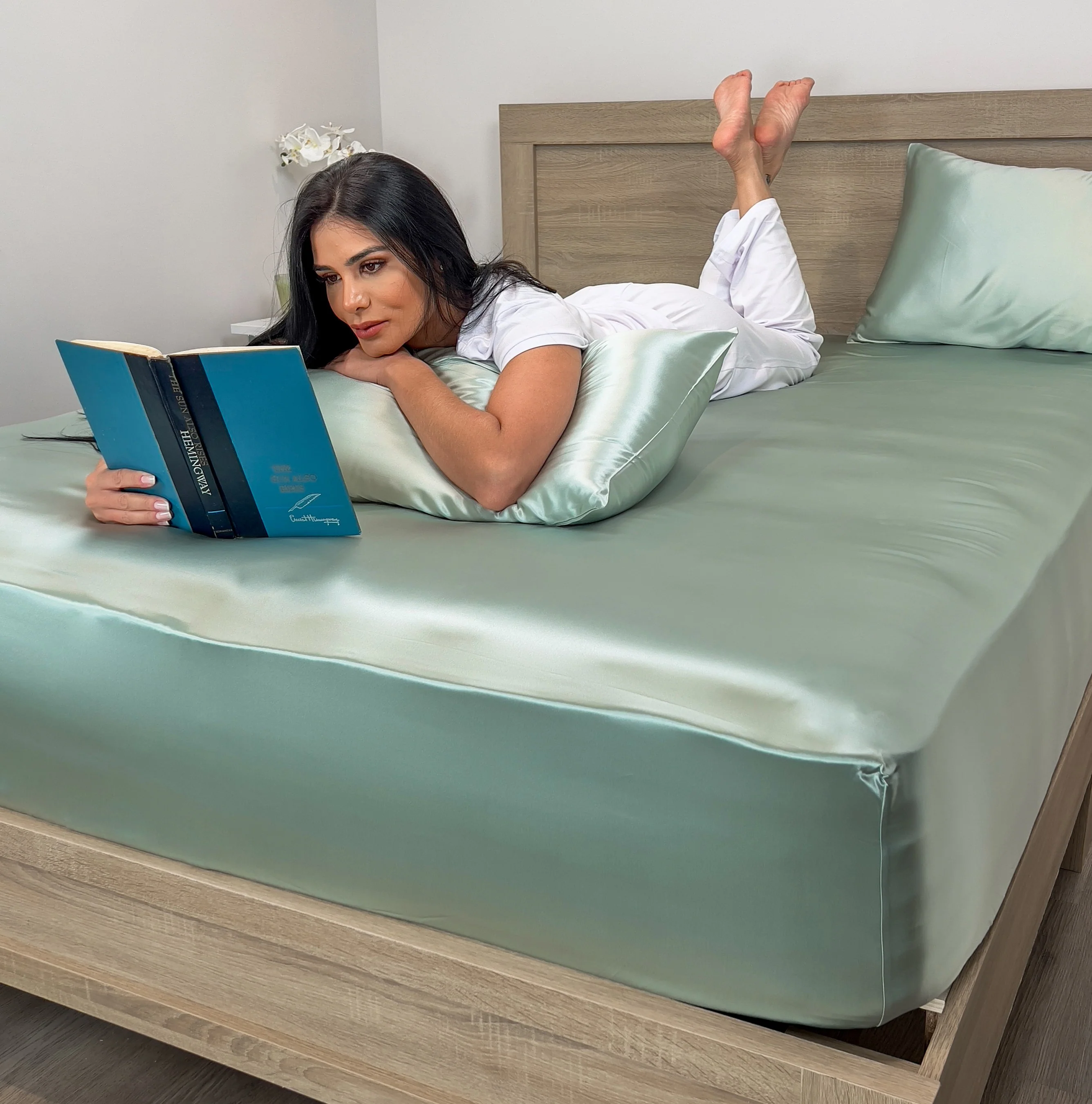 22 Momme Silk Fitted Sheet - Sage - Image 3
