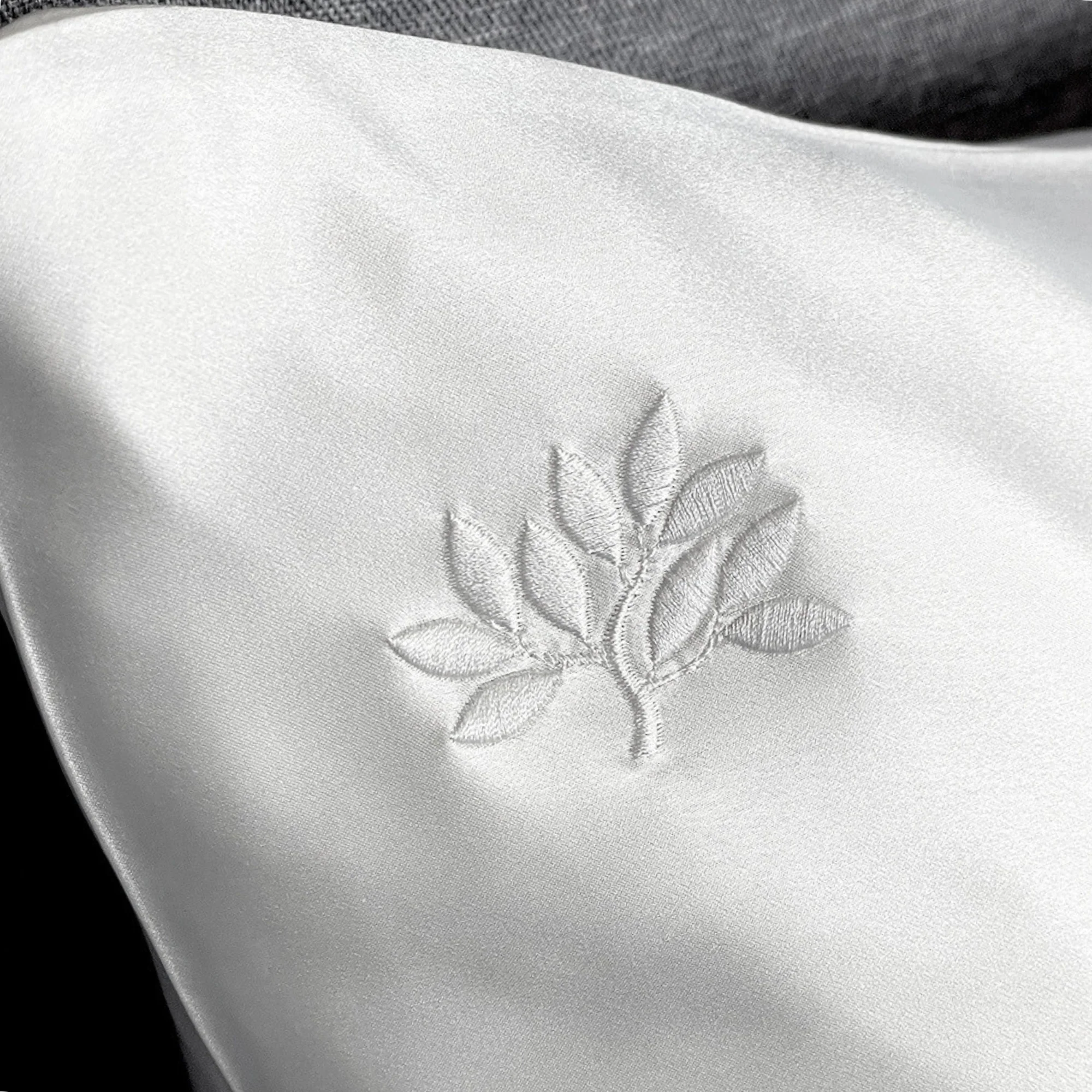 22 Momme Signature White/Plum Gift Sets - Image 4