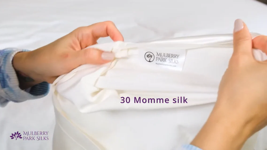 30 Momme Silk Pillowcase - Navy - Image 12