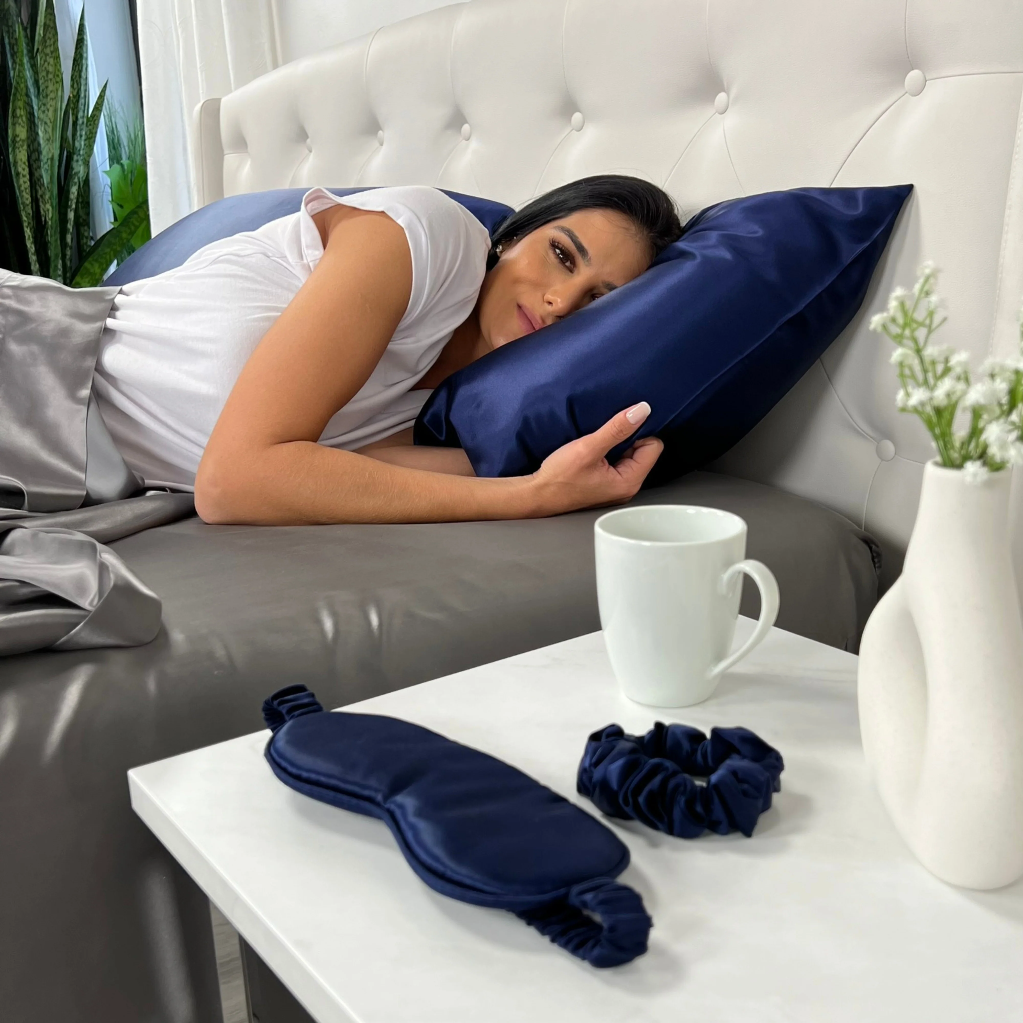 30 Momme Silk Pillowcase - Navy - Image 9