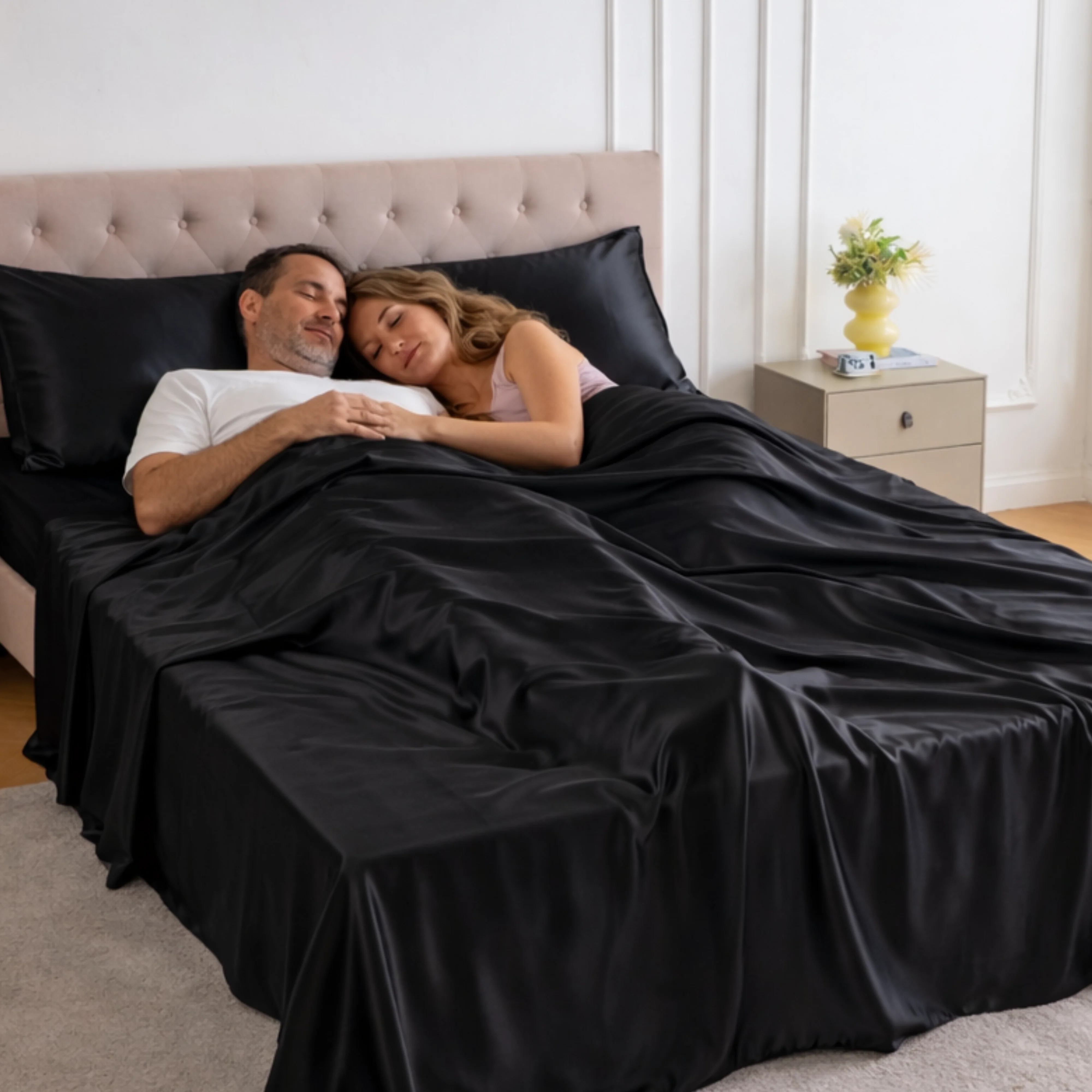 30 Momme Silk Fitted Sheet - Black - Image 7